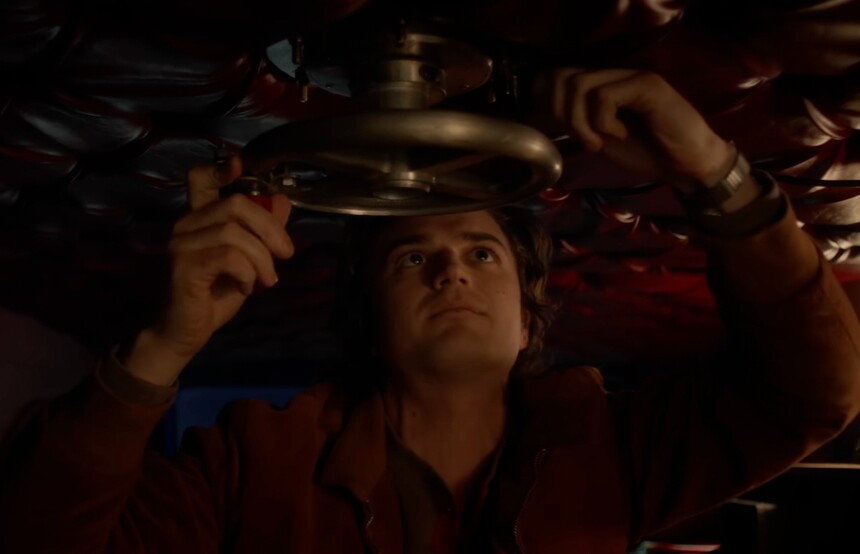 Steve draagt waarschijnlijk een digitaal Casio-horloge dat we vandaag kennen jako AQ800.