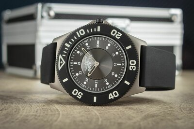 Invicta Reserve Quartz 44mm 23761