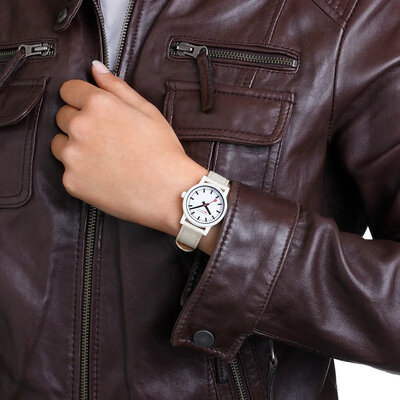 Mondaine Essence Quartz MS1.32111.LT