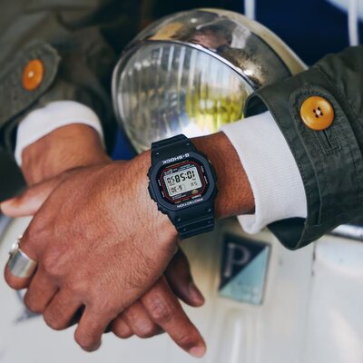 Casio G-Shock Original DW-5000R-1AER Re-creating the original design of the first G-Shock