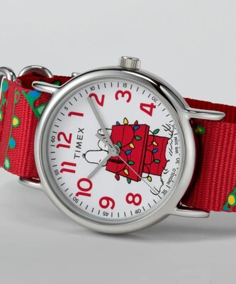 Timex x Peanuts Holiday TW2W808006B
