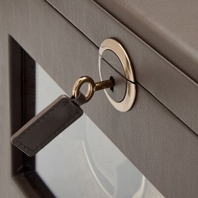 Opwinder Wolf Earth 190406