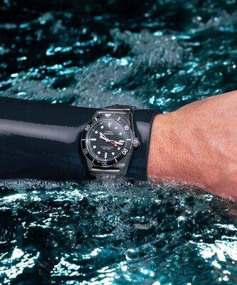 Timex Deepwater Reef TW2W95200UK