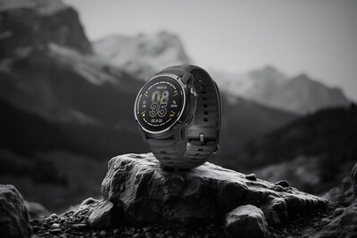 Coros Apex 4 42mm Black / Silicone band