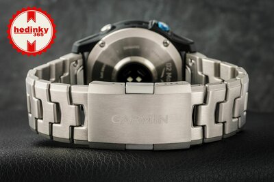 Garmin D2 Mach 1, Vented Titanium Bracelet (+ reserveriempje)