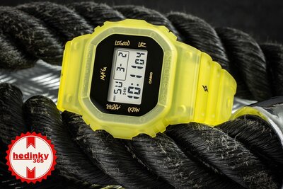 Casio G-Shock Original DWE-5600JB-1A9ER J. Balvin Collaboration (+reservebandje en lunette)